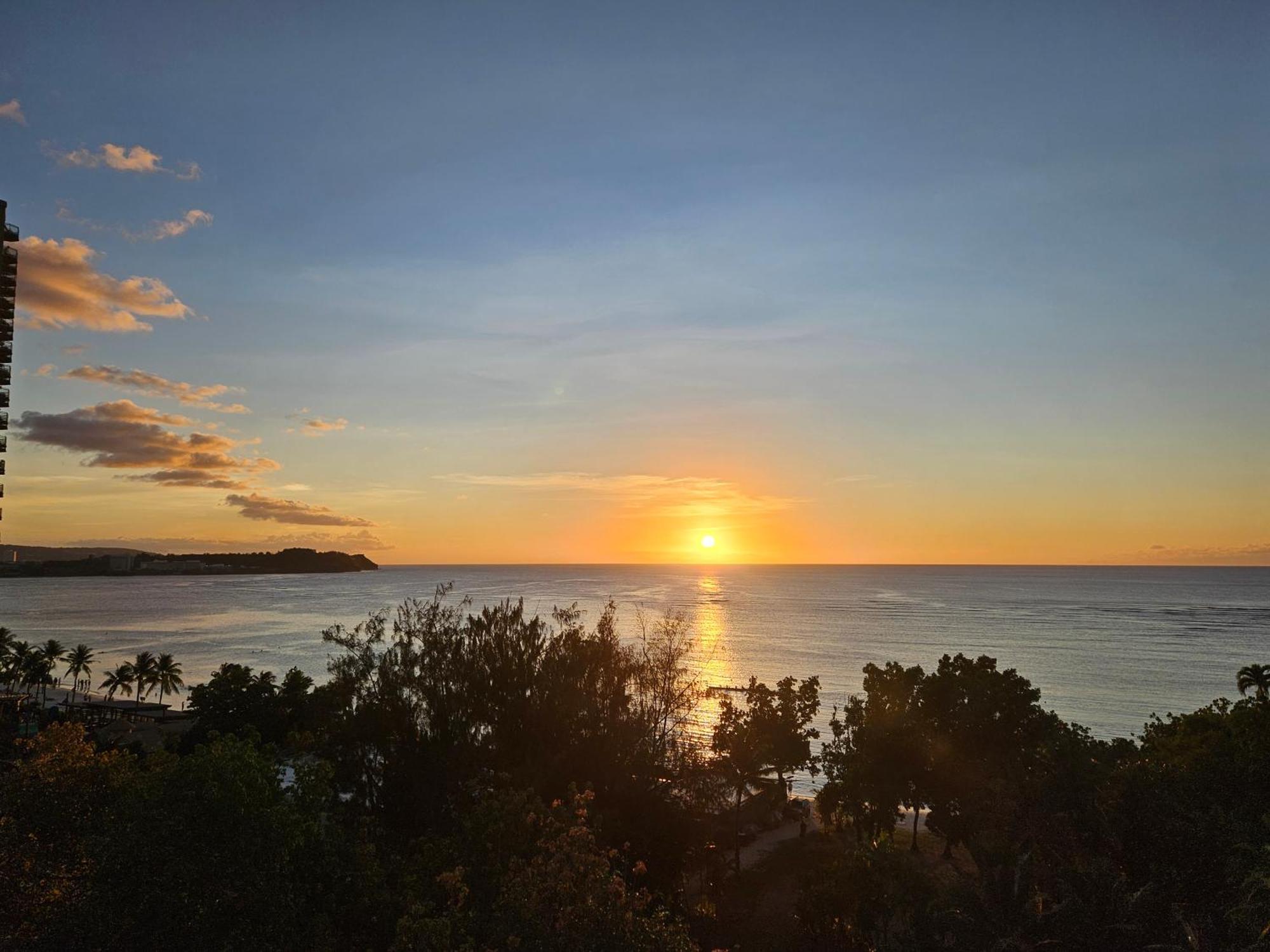Guam Reef Hotel Tumon Exterior foto